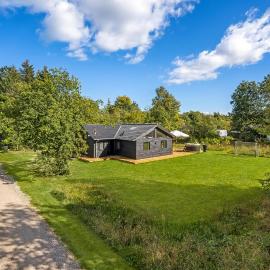 Beautiful Home In Ørsted With Sauna, Hotel in Ørsted