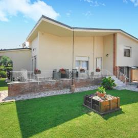 Nice Home In Versilia