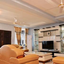 CRL Apartments 2, hotel en Tema