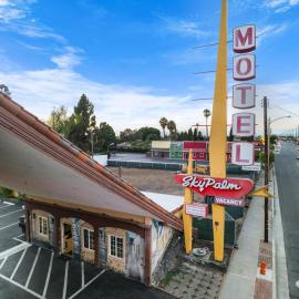 Sky Palm Motel - Orange، فندق في اورانج