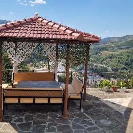 Vila Zeni Zoto, Private Room featuring panoramic views from Terrace and Balcony, hotel in Çorovodë