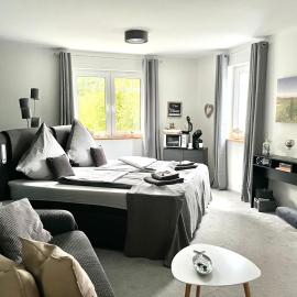 Alternative zum Hotel Zimmer im Einfamilienhaus-eigenes Badezimmer im Flur, hotel a Mechernich