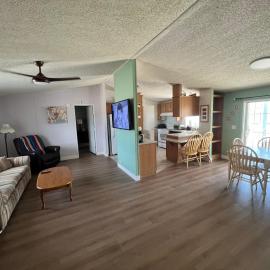 Death Valley PrairieFire 3bd 2ba Home w Kitchen, hótel í Pahrump