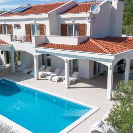 Villa Olivia - Peaceful Family Paradise Near Beach