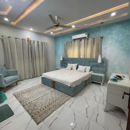 Royal Inn Guest House Near New Islamabad Airport, hotel in Barkat