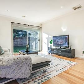 Nunawading beautiful 3BR housedeckingcourtyard