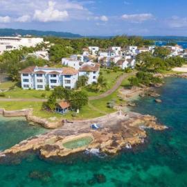 Casa Mire-Lee, Seaside Serenity at Negril 7 miles Beach, Point Village, hotel v Negrilu