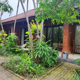 Adus Beach Inn, hotel in Legian