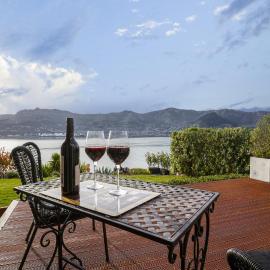 Sanctuary At The Bay - Diamond Harbour Retreat, hotel in  Lyttelton