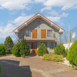 Tei Inn, hotel in Sînmartin