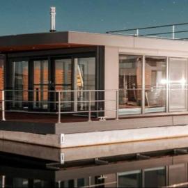 Hausboot Atlantis 11, hótel í Klitten