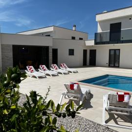 Villa Mare - Modern villa with swimming pool and jacuzzi