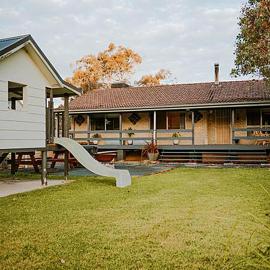 Country Cottage in Town, מלון בקווינביאן