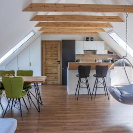 Podkrovní apartmán Karlovice, hotel in Karlovice