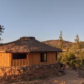 Eco Roundhouse Quinta Carapeto, hotel u gradu 'São Luis'