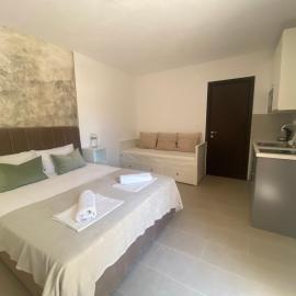 Peaceful studio apartment near to sea, hotel in Sumartin