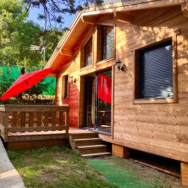 Camping L'Enclave mobil-home, hotel em Estavar