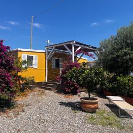 Bungalows by B&B Villa Sveva, hotell i Rocca Imperiale