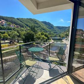 Stan na dan Pogled na reku, hotel v destinácii Užice
