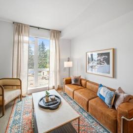 Spacious 1Bedroom 1bath Heart of Redmond, hotel v destinaci Redmond