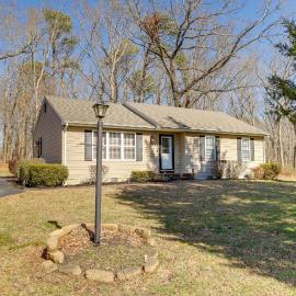 Tranquil Delmar Home ~ 7 Mi to Salisbury!, Hotel in Delmar