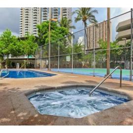 Waikiki Studio Steps to Beach-Mall Free Parking-WiFi