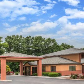 Days Inn by Wyndham Kingdom City: Kingdom City şehrinde bir otel