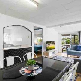 Bayside Living - Walk to Water - Central location