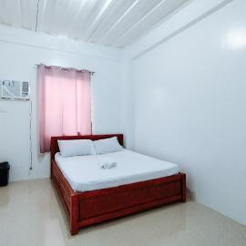 RedDoorz at Elton Guesthouse, hotel v destinácii Numancia