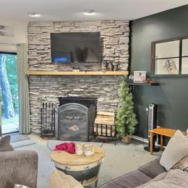Bearmont- Pool, HotTub, FirePit, AC, Gym, Sauna, Hotel in Killington
