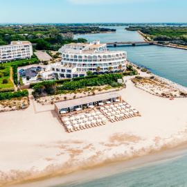 Hôtel La Plage 5 étoiles La Grande Motte, хотел в Ла Гранде-Моте