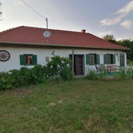 Garabonc에 위치한 호텔 Das kleine Weinberghäuschen in Garabonc - Jägerpince