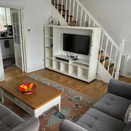 Spacious 2 bedroom House with Garden, hotel u Londonu