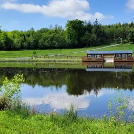 Viesnīca Waterfront Lodges - North Cabin pilsētā Belinamora