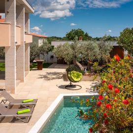 Apartments Villa Pliško Wellness & Pool, hotel a Fažana