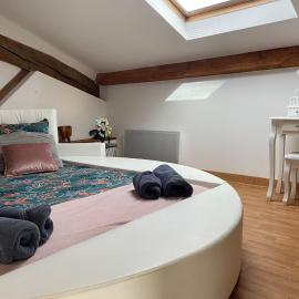 Suite Romantique DRØM avec Spa Privatif et Climatisation