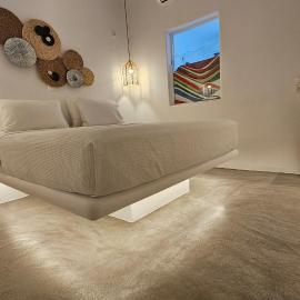 Villa Chronos with private heated pool, Hotel in Vrisi/ Mykonos