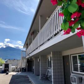 Canterbury Inn, hotel em Invermere