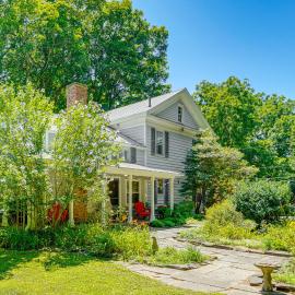 Historic Catskills Farmhouse: Ski, Hike & Relax!, hotel in Catskill