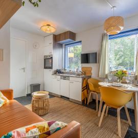 Bambou Rooms, hotel in Vrouwenpolder