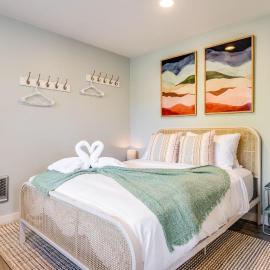 Perch - Ballard Cozy
