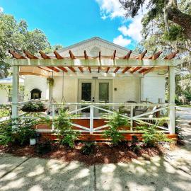 Adorable French Cottage style - 1 bedroom., hotel a Fernandina Beach