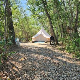 #Y2 Sage & Wildflower Yurt, hotel in Drumheller