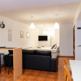Espacio tipo estudio completo, totalmente privado e independiente, hotell i Erandio
