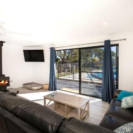Pipers Spot - Pet Friendly - Fireplace with Swimming Pool, hotel in Culburra Beach