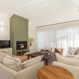 Carramar - Fireplace - Absolute Waterfront