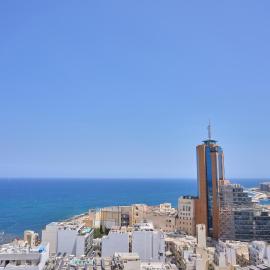 Luxury Apartment with Panoramic Sea views in Mercury Towers