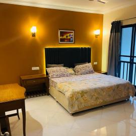Riviera palms phase 1, luxury apartment ,with swimming pool view Arpora - near baga beach flat no 123, hotel v destinaci Old Goa