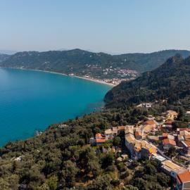 Ourania Apartment 2, hotel en Pentati