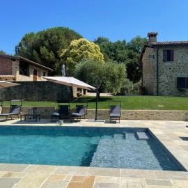 Villa Casanova - Countryside Villa with Private Pool near Calzolaro โรงแรมในCalzolaro